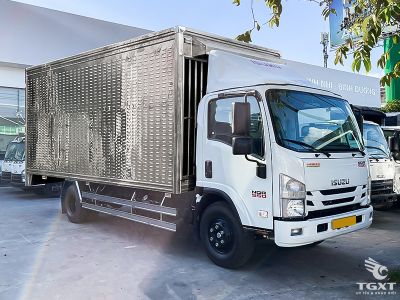 Xe tải Isuzu NQR NQR75ME5 3.2 Tấn chuyên chở gia cầm, thiết kế inox 304 bền bỉ, động cơ mạnh mẽ, tiêu chuẩn khí thải Euro 5, phù hợp vận chuyển gia cầm non an toàn.