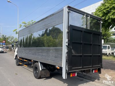 xe-tai-isuzu-npr-npr85ke5a-2t5-thung-kin-bung-nang-4.jpg Xe tải Isuzu NPR NPR85KE5A 2.5 tấn, thiết kế bền bỉ, vận hành tối ưu, đa dạng thùng xe phù hợp nhiều mục đích vận chuyển.