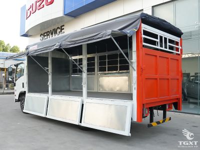 xe-tai-isuzu-npr-npr85ke5a-2t5-thung-bat-bung-nang-4.jpg Xe tải Isuzu NPR NPR85KE5A 2.5 tấn, thùng bửng nâng, thiết kế bền bỉ, tiết kiệm nhiên liệu, phù hợp vận chuyển đa dạng.