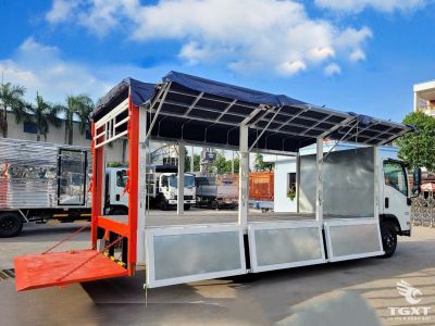 xe-tai-isuzu-npr-npr85ke5a-2t5-thung-bat-bung-nang-5.jpg Xe tải Isuzu NPR NPR85KE5A 2.5 tấn, thùng bửng nâng, thiết kế chắc chắn, tiết kiệm nhiên liệu, phù hợp vận chuyển đa dạng.