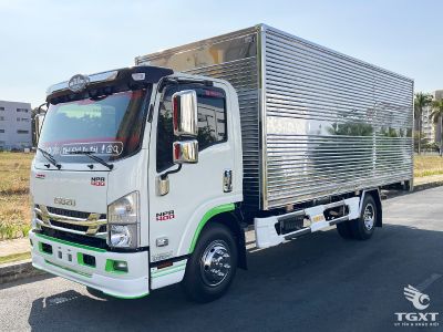 xe-tai-isuzu-npr-npr85ke5-3t5-thung-kin-2.jpg Xe tải Isuzu NPR NPR85KE5A 3.5 tấn, thùng kín dài 5.15m, sử dụng công nghệ Nhật Bản, động cơ Euro 4, tiết kiệm nhiên liệu, phù hợp vận chuyển đa dạng.