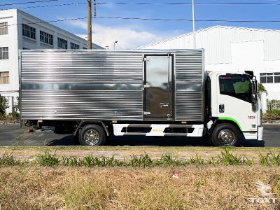 xe-tai-isuzu-npr-npr85ke5-3t5-thung-kin-3.jpg Xe tải Isuzu NPR NPR85KE5A 3.5 tấn, thùng kín dài 5.15m, công nghệ Nhật Bản, động cơ Euro 4, tiết kiệm nhiên liệu, phù hợp vận chuyển đa dạng.