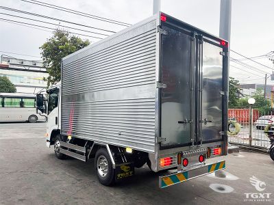 xe-tai-isuzu-qkr-qlr77fe5b-1t5-thung-kin-4.jpg Xe tải nhỏ Isuzu 1.5 tấn, thùng kín, linh hoạt, tiêu chuẩn Nhật Bản, phù hợp vận chuyển nội đô, tiết kiệm nhiên liệu, đạt Euro 5