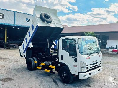 Xe tải ben Isuzu NQR NQR75HE5 5.5 Tấn 4 Khối - Động cơ Euro 5 mạnh mẽ, bền bỉ, phù hợp vận chuyển vật liệu xây dựng.