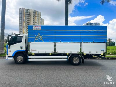 Xe tải Isuzu NQR NQR75LE5 4.9 tấn - vận chuyển hàng hóa tối ưu, động cơ Euro5, thiết kế hiện đại và tiết kiệm nhiên liệu.