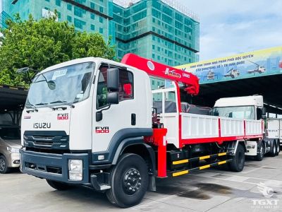 Xe tải Isuzu FVR kết hợp cẩu UNIC URV505, tải trọng 7 tấn, động cơ 240PS chuẩn Euro 5, bền bỉ, phù hợp xây dựng và logistics.