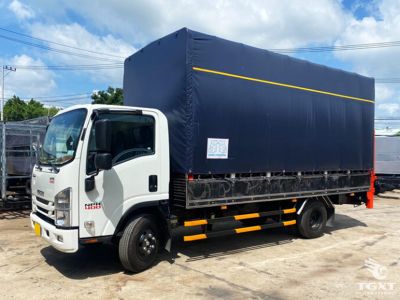 Xe tải Isuzu NPR85KE5 3.2 tấn chở mô tô và xe máy, động cơ mạnh mẽ, thiết kế hiện đại, vận chuyển an toàn, hiệu quả tại Việt Nam.