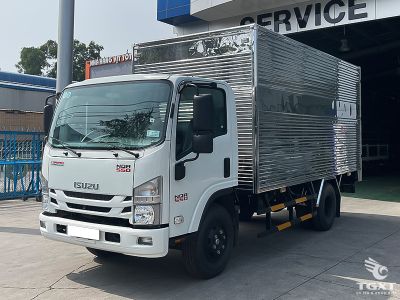 Xe tải Isuzu NQR NQR75HE5 5.9 Tấn, thùng kín, bền bỉ, tiết kiệm nhiên liệu, phù hợp vận chuyển hàng hóa linh hoạt.