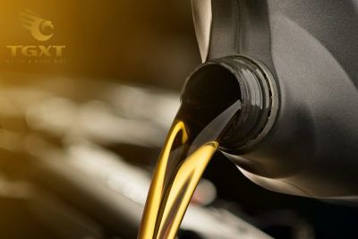 cach-chon-nhot-1.jpg Chọn nhớt phù hợp cho xe tải, nâng cao hiệu suất và tuổi thọ động cơ.