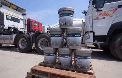 bao-lau-nen-thay-3.jpg Hình ảnh xe tải thể hiện sự cần thiết của việc thay nhớt định kỳ để duy trì hiệu suất hoạt động. Đặc biệt quan trọng trong bảo dưỡng xe tải.