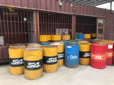 bao-lau-nen-thay-1.jpg Hình ảnh về quy trình thay nhớt xe tải đúng cách cho bảo dưỡng định kỳ.