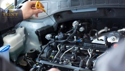 tac-dung-nhot-trong-bao-ve-dong-co-2.jpg Hình ảnh mô tả về tác dụng của nhớt trong bảo vệ động cơ xe tải, giúp kéo dài tuổi thọ và đảm bảo hiệu suất hoạt động.