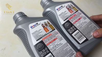 phan-biet-that-gia-4.jpg Phân biệt dầu nhớt thật giả cho xe tải, cách kiểm tra bao bì, màu sắc, mùi, độ nhớt, và chọn mua dầu chính hãng để bảo vệ động cơ.