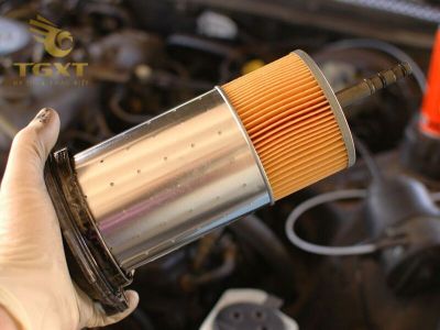 cong-nghe-tien-tien-1.jpg Xe tải công nghệ lọc dầu tiên tiến, tối ưu hiệu suất và giảm khí thải, thúc đẩy vận tải bền vững.