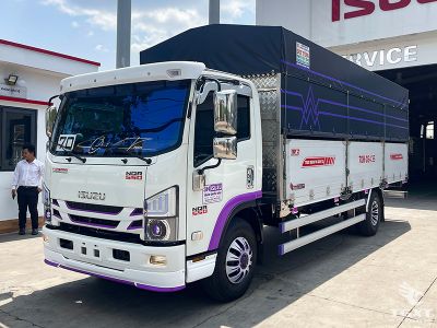 Xe tải Isuzu NQR NQR75ME5A 4.9 Tấn, động cơ Euro 5, 155PS, mô-men xoắn 419 N.m, vận hành mạnh mẽ, tiết kiệm nhiên liệu, tải trọng 4.9 tấn.