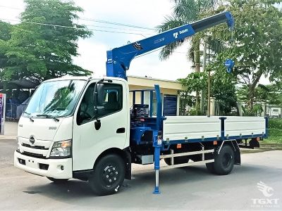 xe-tai-hino-xzu730l-euro-5-gan-cau-tadano-1.jpg Xe tải Hino XZU730L 3 tấn gắn cẩu Tadano TM-ZE305MH Euro 5, nâng cao hiệu quả logistics, tầm với 14,6m, sức nâng 3.030 kg, thân thiên môi trường.