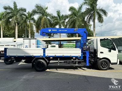 xe-tai-hino-xzu730l-euro-5-gan-cau-tadano-4.jpg Xe tải Hino XZU730L 3 tấn gắn cẩu Tadano TM-ZE305MH Euro 5, công suất 110kW, nâng 3.030 kg, tầm với 14,6m, thân thiện môi trường, đa năng cho logistics.