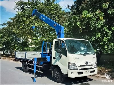 xe-tai-hino-xzu730l-euro-5-gan-cau-tadano-3.jpg Xe tải Hino XZU730L 3 tấn gắn cẩu Tadano TM-ZE305MH Euro 5, nâng cao khả năng vận chuyển, tầm với 14,6m, sức nâng 3.030 kg, thân thiện môi trường.
