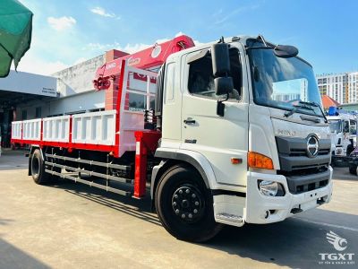 xe-tai-hino-fg8jp8a-6t8-gan-cau-unic-urv555-euro-5-3.jpg Xe tải Hino FG8JP8A 6.8T gắn cẩu Unic URV555, động cơ Euro 5, vận chuyển và nâng hạ hàng hóa chuyên nghiệp.