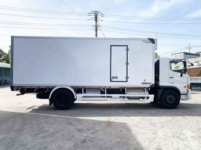 xe-tai-hino-fg8jp8a-8t-thung-bao-on-euro5-5.jpg Xe tải Hino FG8JP8A 8 tấn thùng bảo ôn Euro 5, vận chuyển hàng đông lạnh, hệ thống làm lạnh, thân thiện môi trường, bảo hành dài hạn.