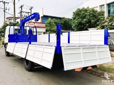 xe-tai-hino-fg8jp8a-7t5-gan-cau-tadano-tm-ze304mh-euro-5-1.jpg Xe tải Hino FG8JP8A 7.5 Tấn gắn cẩu Tadano TM-ZE304MH, Euro 5, bền bỉ, tiết kiệm nhiên liệu, phù hợp vận chuyển hàng nặng.