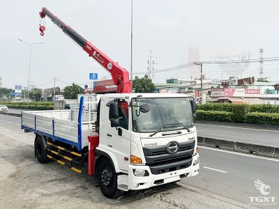 xe-tai-hino-fg8jp8a-6t-gan-cau-unic-urv547-euro-5-3.jpg Xe tải Hino FG8JP8A 6 tấn gắn cẩu Unic URV547, Euro 5, hiệu suất cao, nâng tối đa 4.7 tấn, phù hợp xây dựng và logistics.