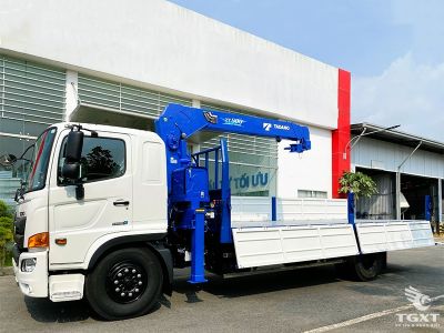 xe-tai-hino-fg8jp8a-6t7-gan-cau-tadano-tm-zt504h-euro-5-5.jpg Xe tải Hino FG8JP8A 6.7 Tấn gắn cẩu Tadano TM-ZT504H, động cơ Euro 5, vận chuyển hàng lớn, nâng hạ chuyên nghiệp.