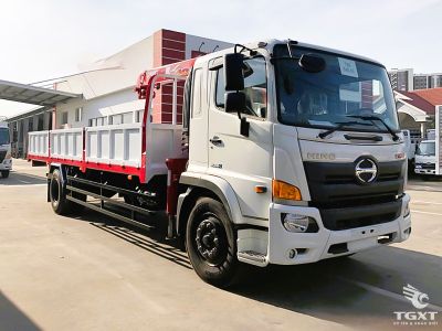 xe-tai-hino-fg8jt8a-7t3-gan-cau-unic-urv343-euro-5-4.jpg Xe tải Hino FG8JT8A 7.3T, gắn cẩu Unic URV343, hình ảnh nổi bật cho vận tải xây dựng, logistics hiệu quả, động cơ Euro 5 nhập khẩu.