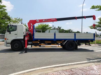 xe-tai-hino-fg8jp8a-5t7-gan-cau-unic-urv546-euro-5-1.jpg Xe tải Hino FG8JP8A 5.7 Tấn gắn cẩu Unic URV546, tiêu chuẩn Euro 5, mạnh mẽ, đa năng, phù hợp vận chuyển hàng hóa và vật liệu nặng.