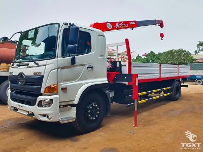 Xe tải Hino FG8JT8A 7 tấn, gắn cẩu Unic, động cơ Euro 5, phù hợp vận chuyển vật liệu và hàng nặng.