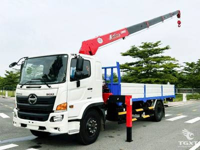 Xe tải Hino FG8JT8A 7 tấn kết hợp cẩu Unic, tiêu chuẩn Euro 5, vận chuyển vật liệu xây dựng và hàng nặng hiệu quả.
