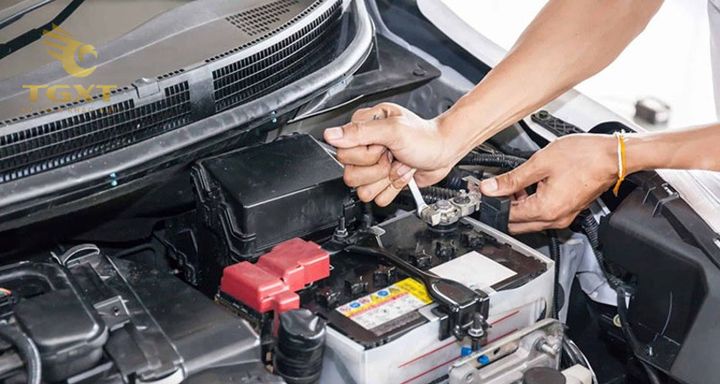 Ảnh các loại Ắc quy xe tải với công nghệ hiện đại, hiệu suất cao và tuổi thọ dài, phù hợp cho mọi nhu cầu vận hành.