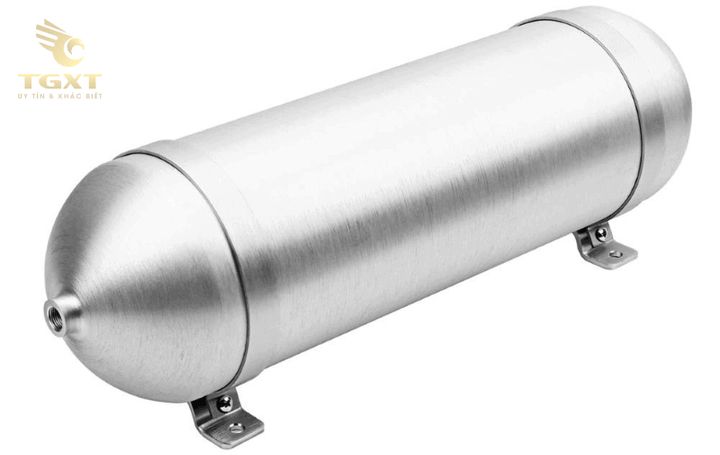 Xe tải với hệ thống nhíp chịu lực, ảnh hưởng lớn khi nhíp hỏng hoặc lắp sai cách.