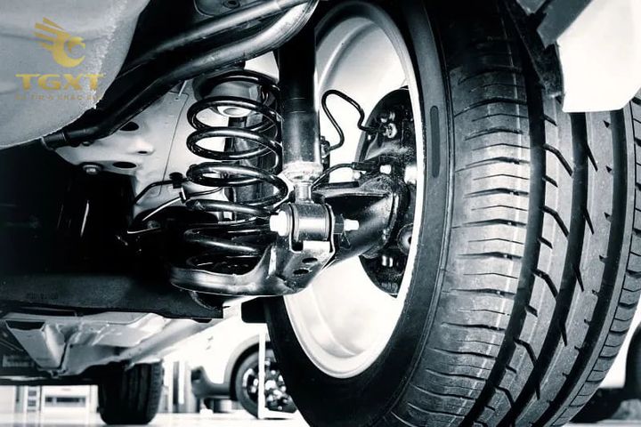 Các thương hiệu bình nước làm mát phổ biến cho xe tải, như FOCAR, THACO, PRESTONE, Liqui Moly, đảm bảo tối ưu hóa hiệu suất động cơ.