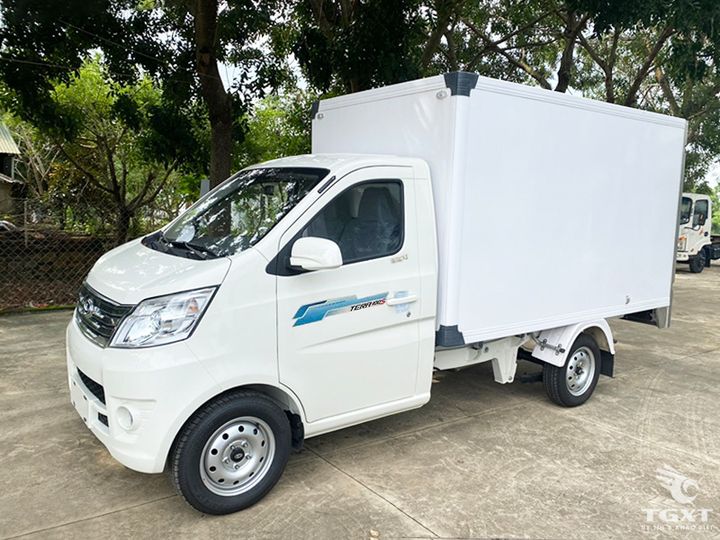 Xe tải Teraco Tera 100S E5 930 Kg, thùng kín composite, máy Mitsubishi bền, tiêu thụ 7-8 lít/100km, phù hợp vận chuyển nội thành, tối ưu doanh nghiệp nhỏ.