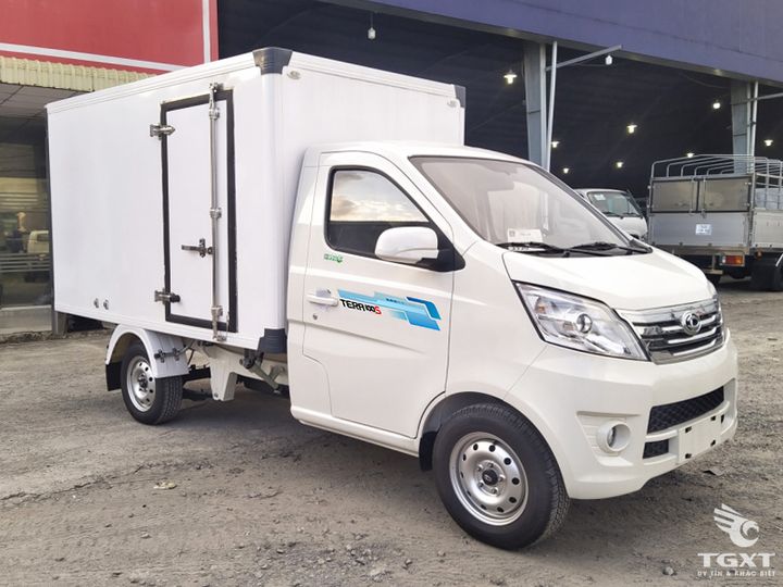 Xe tải Teraco Tera 100S E5 930 Kg, thùng kín composite, máy Mitsubishi bền, tiêu thụ 7-8 lít/100km, phù hợp vận chuyển nội thành, tối ưu doanh nghiệp nhỏ.