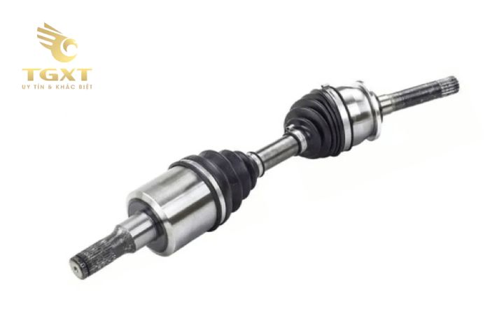 Xe tải với bộ phận trục láp được kiểm tra đúng thời điểm thay mới để đảm bảo an toàn và hiệu quả vận hành.