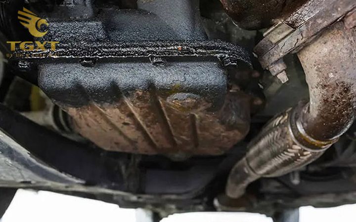 Dấu hiệu bình nước làm mát hỏng trên xe tải - Hướng dẫn nhận biết và xử lý kịp thời.