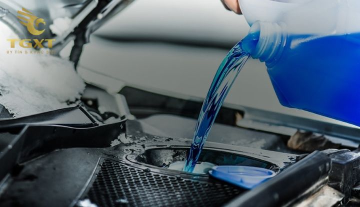 Hướng dẫn thay bình nước làm mát cho xe tải đúng kỹ thuật