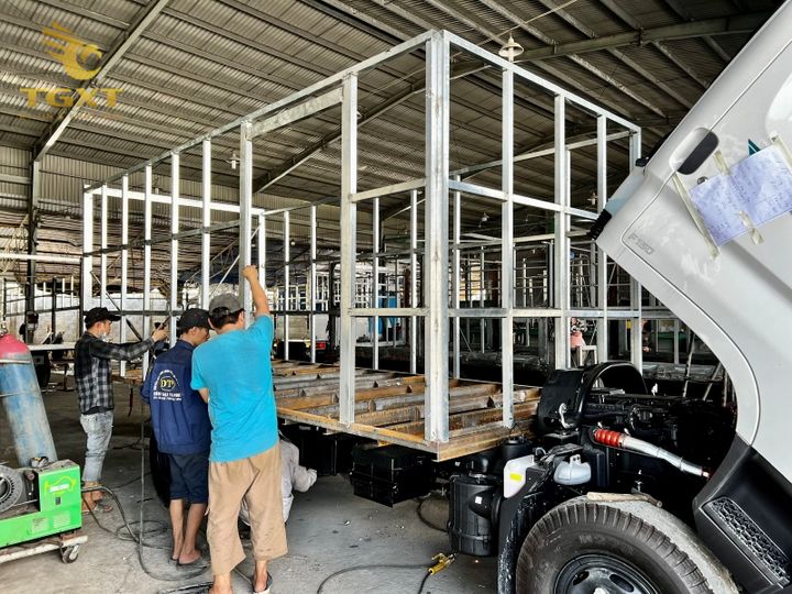 Quy định pháp luật về cải tạo thùng xe tải tại Việt Nam