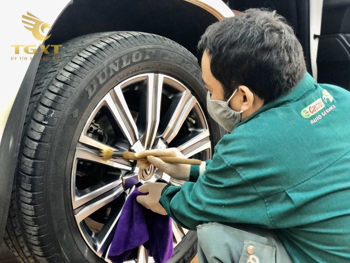Ốp mâm trang trí xe tải cao cấp, độc đáo, tăng vẻ đẹp và bảo vệ bánh xe của bạn.