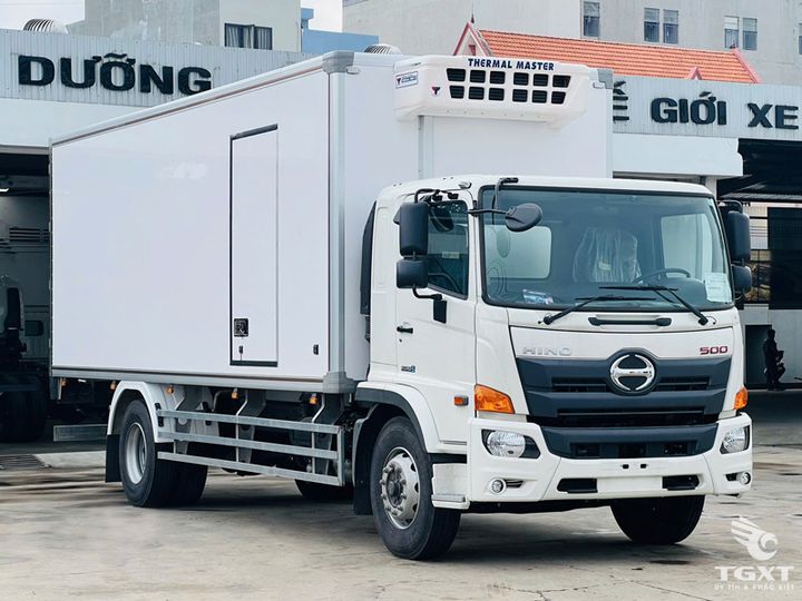 Xe tải đông lạnh Hino FG8JP8A 8 tấn, công nghệ Euro 5, làm lạnh -18°C, tiết kiệm nhiên liệu, phù hợp vận chuyển lạnh, thương hiệu Nhật Bản.