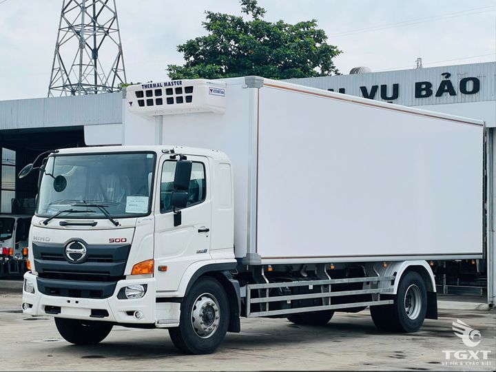 Xe tải đông lạnh Hino FG8JP8A 8 tấn, công nghệ Euro 5, làm lạnh -18°C, tiết kiệm nhiên liệu, phù hợp vận chuyển lạnh, thương hiệu Nhật Bản.