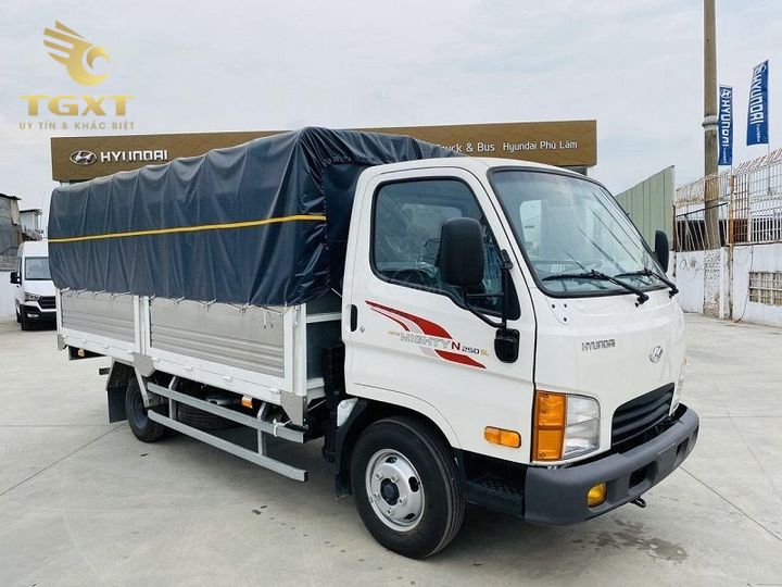 Đèn xi nhan xe tải, tín hiệu an toàn trong vận hành xe tải hiện đại, hướng dẫn lắp đặt và bảo trì đúng quy chuẩn.
