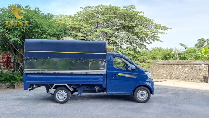 Xe tải 500kg nhỏ gọn, phù hợp giao thông đô thị, không bị cấm giờ vận chuyển hàng hóa trong nội thành.