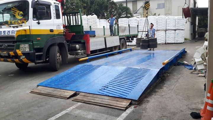 Hình ảnh minh họa cách tính tải trọng trục xe ô tô, phù hợp pháp luật Việt Nam.