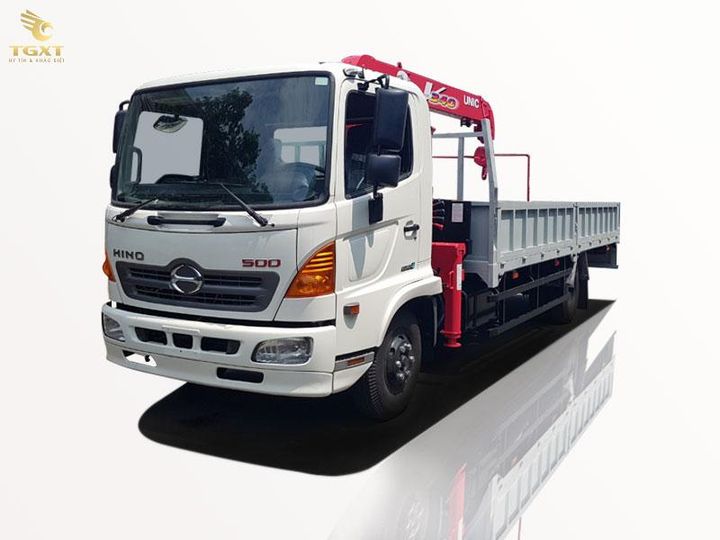 Xe tải gắn cẩu đa năng, phù hợp vận chuyển và nâng hàng hóa hiệu quả.