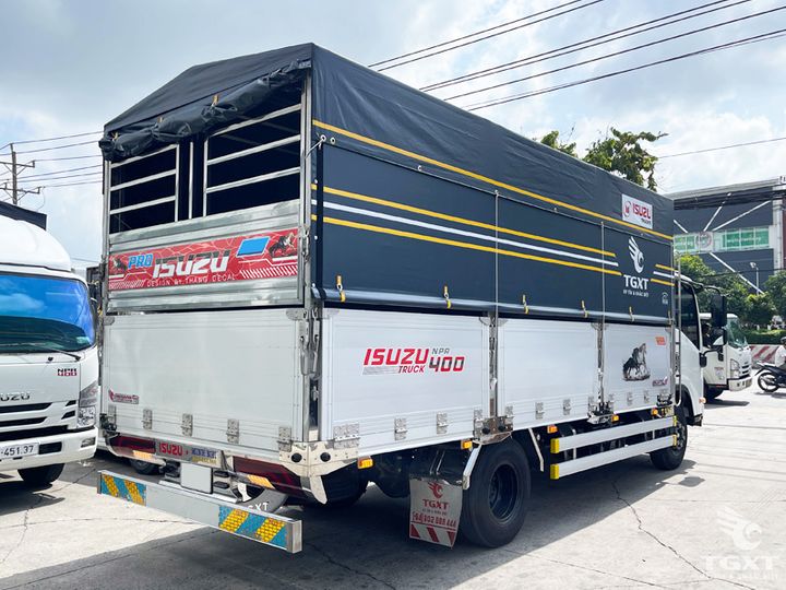 Xe tải Isuzu NPR NPR85KE5A 3.5 tấn, thùng bạt đa dạng, động cơ Diesel mạnh mẽ, hiệu suất cao, phù hợp vận chuyển hàng hóa trong điều kiện Việt Nam.