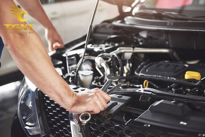 Bảo dưỡng xe tải Isuzu định kỳ, kiểm tra chi tiết các bộ phận quan trọng để nâng cao hiệu suất và độ bền.