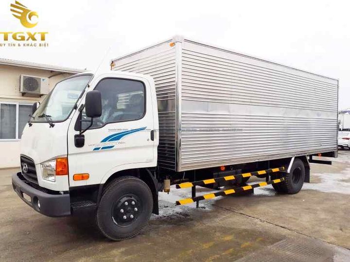Xe tải Hyundai sản xuất tại Hàn Quốc và lắp ráp tại Việt Nam, phù hợp nhu cầu vận chuyển địa phương.